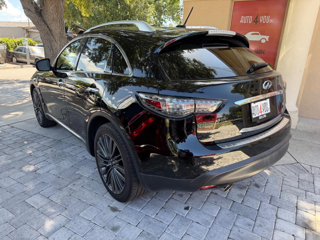 2017 INFINITI QX70 - $21,954