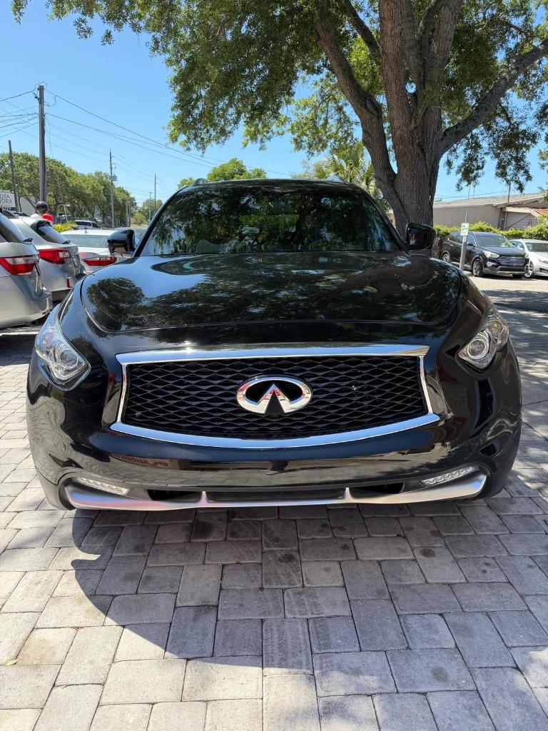 2017 INFINITI QX70