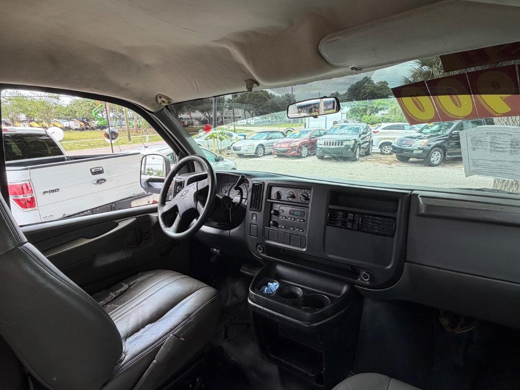2006 Chevrolet Express - $3,954