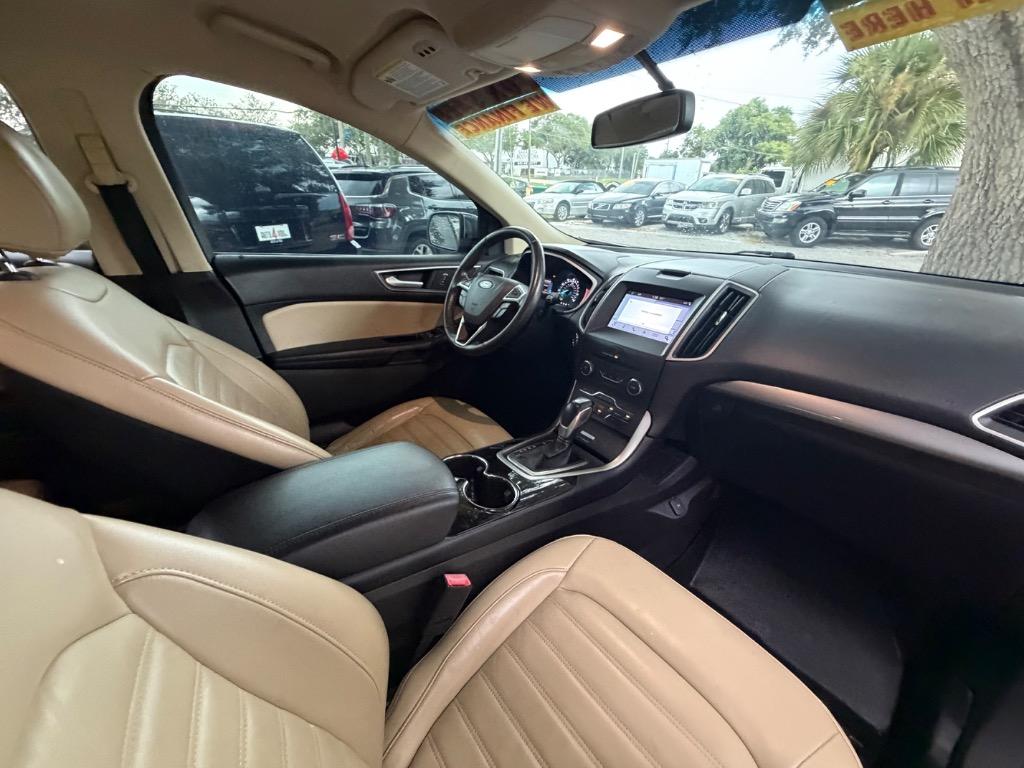 2017 Ford Edge