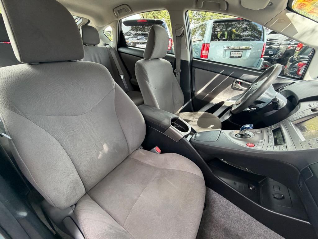 2015 Toyota Prius - $11,953