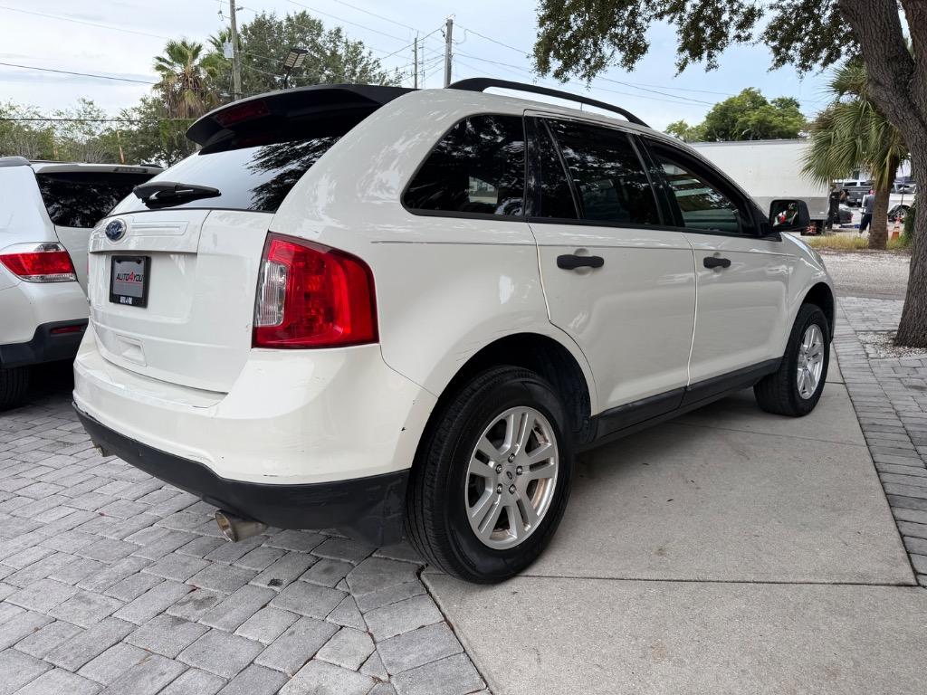 2011 Ford Edge - $1,900
