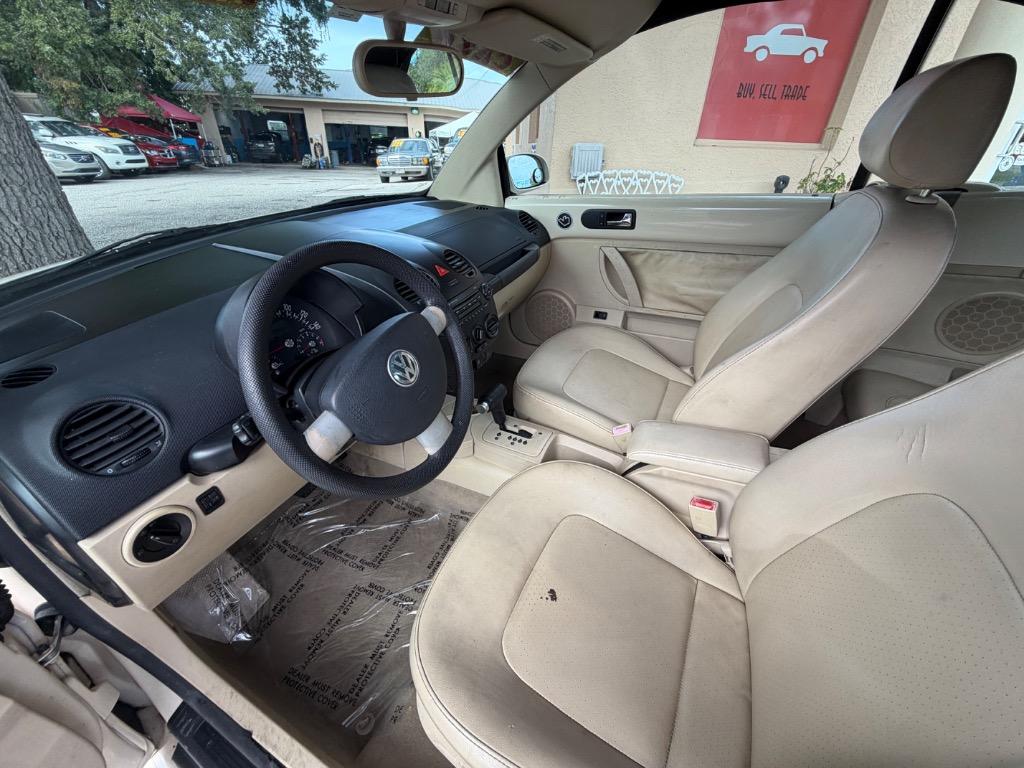 2005 Volkswagen Beetle - $2,954