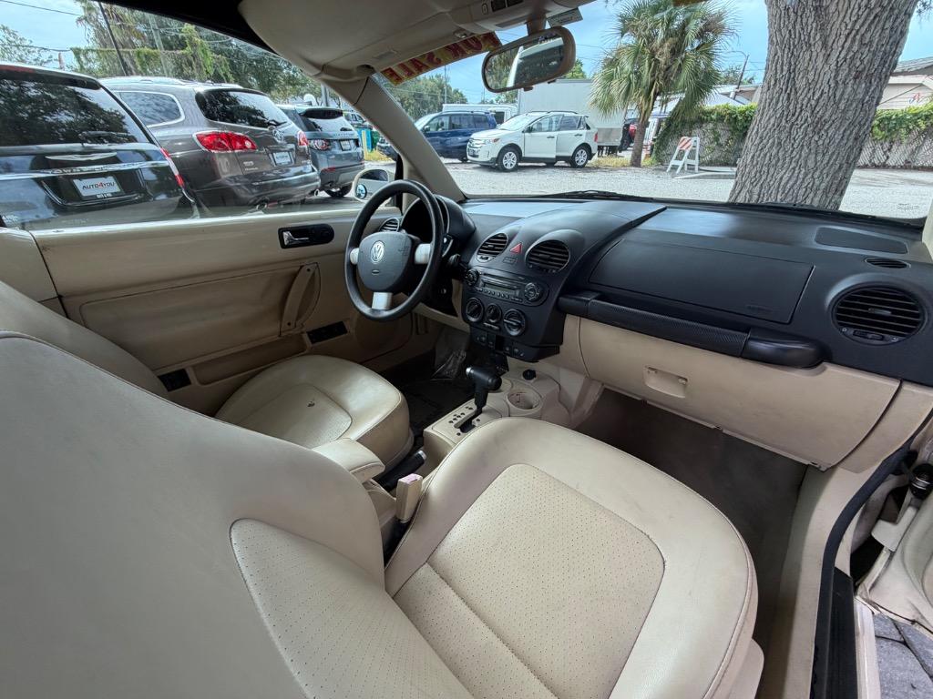 2005 Volkswagen Beetle - $2,954