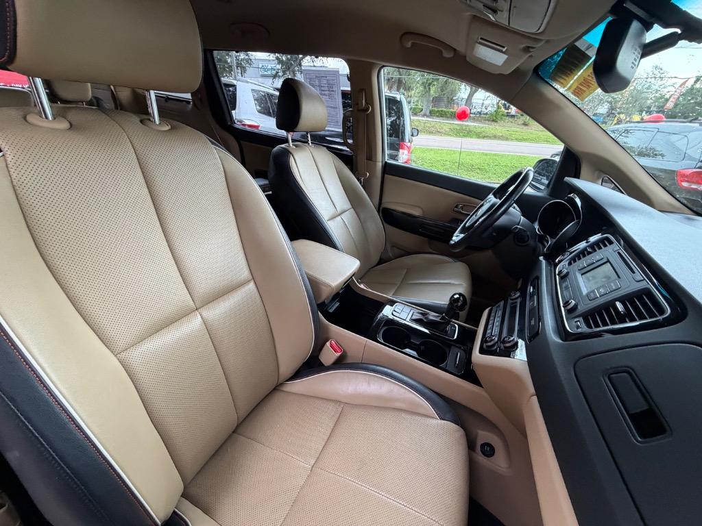 2015 Kia Sedona - $12,954
