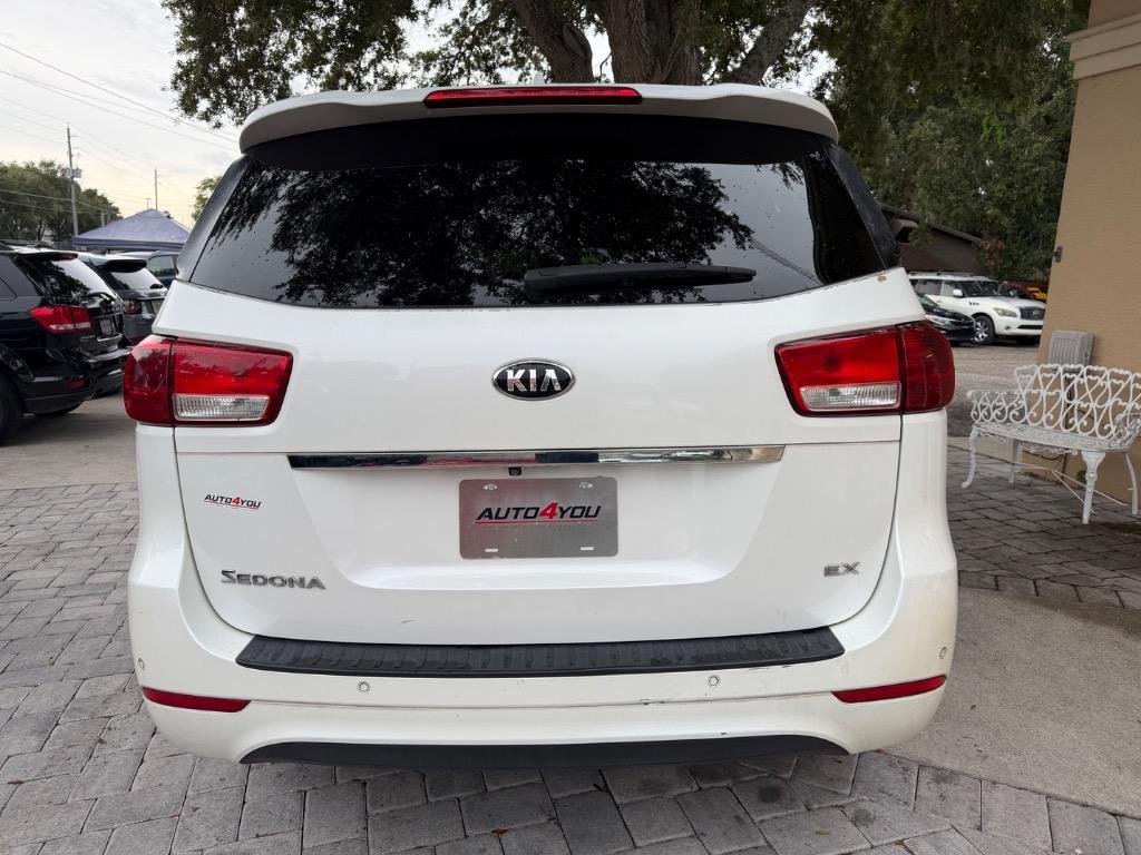2015 Kia Sedona - $12,954