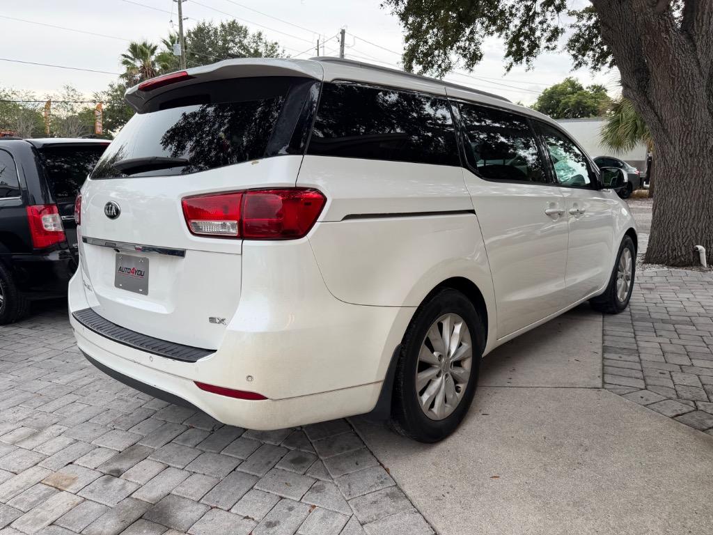 2015 Kia Sedona - $12,954