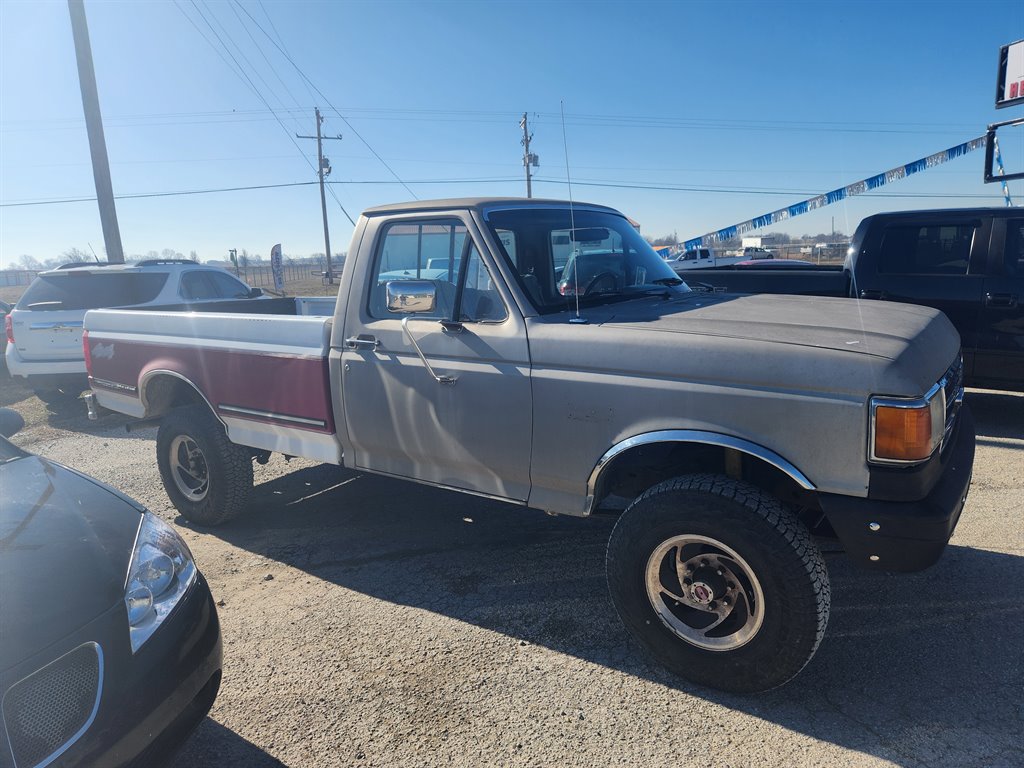 The 1989 Ford F-250 photos
