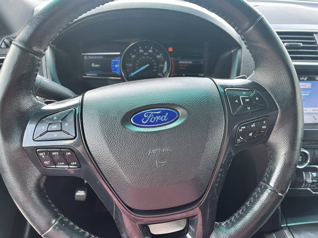 2017 Ford Explorer XLT photo