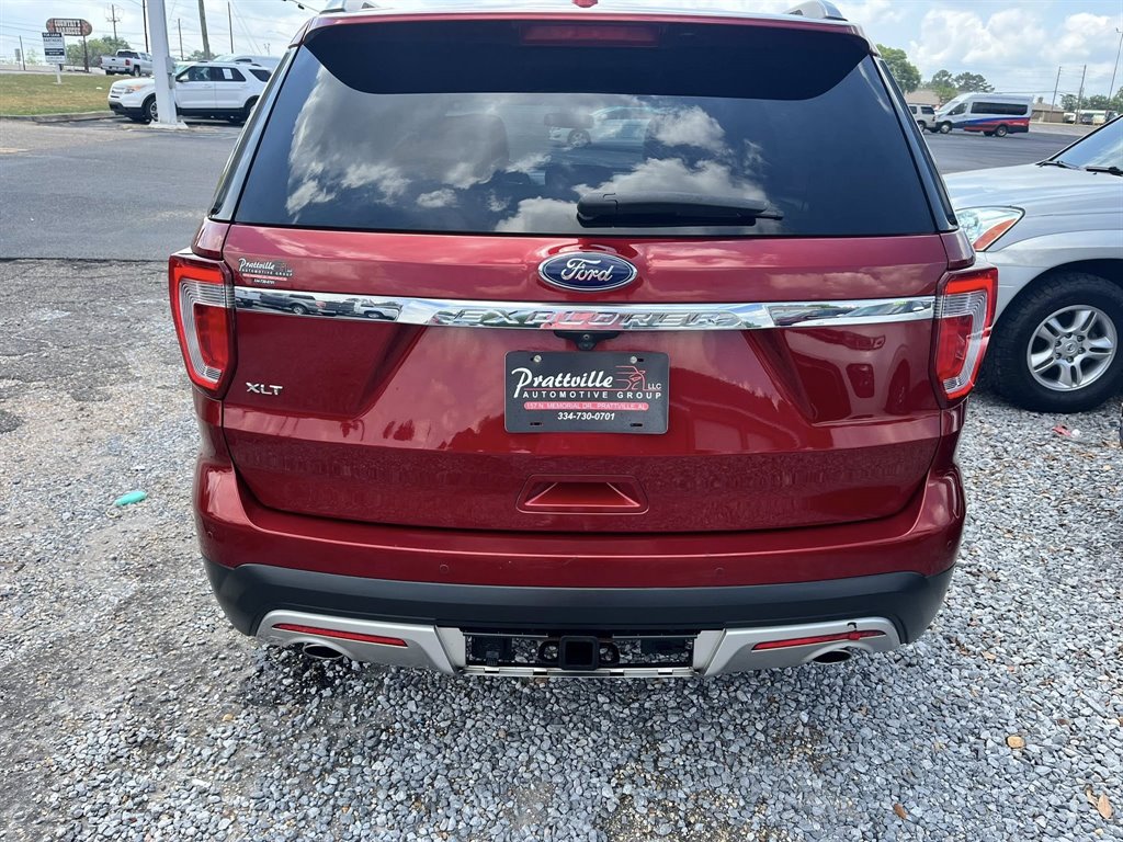 2017 Ford Explorer XLT photo