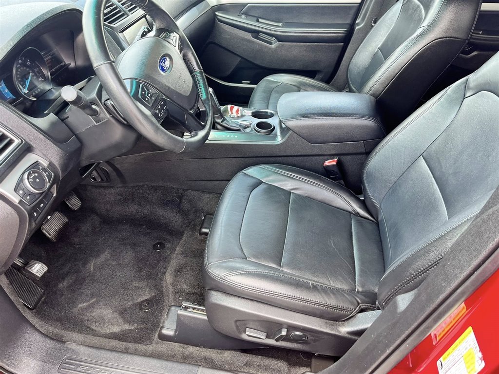 2017 Ford Explorer XLT photo