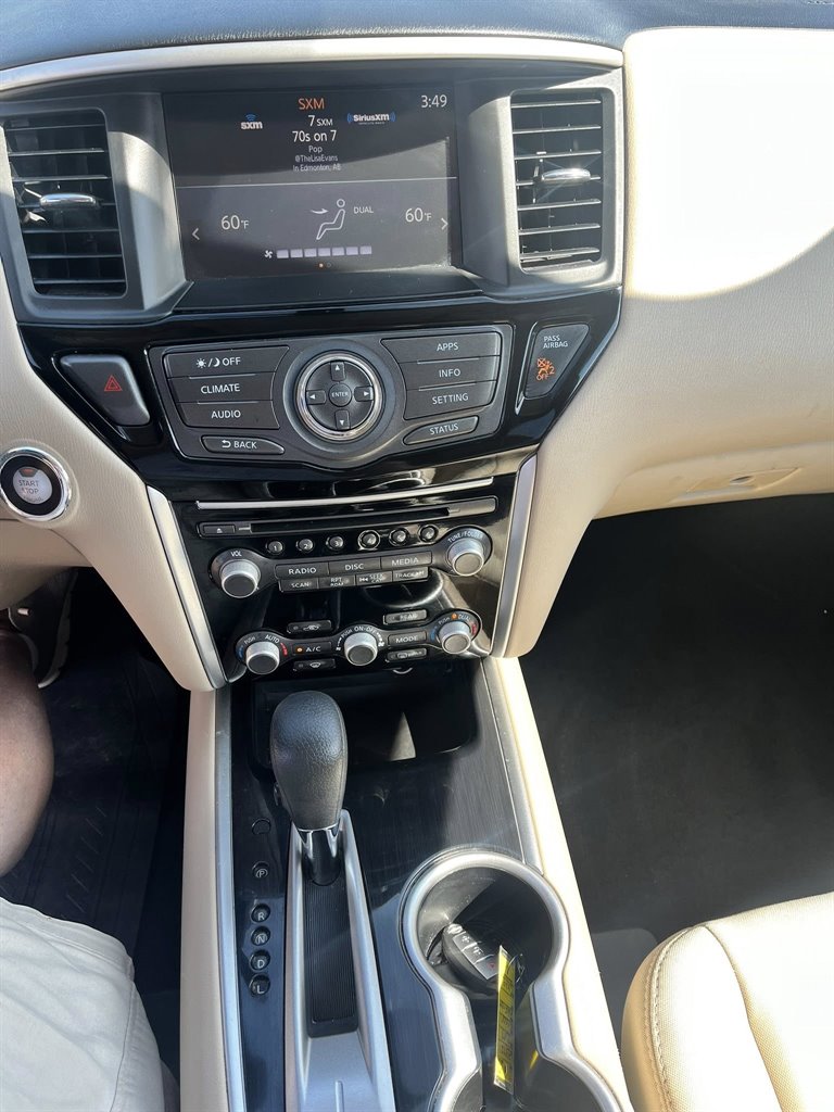 2017 Nissan Pathfinder S photo