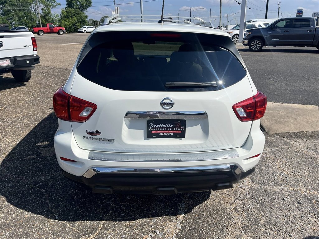 2017 Nissan Pathfinder S photo