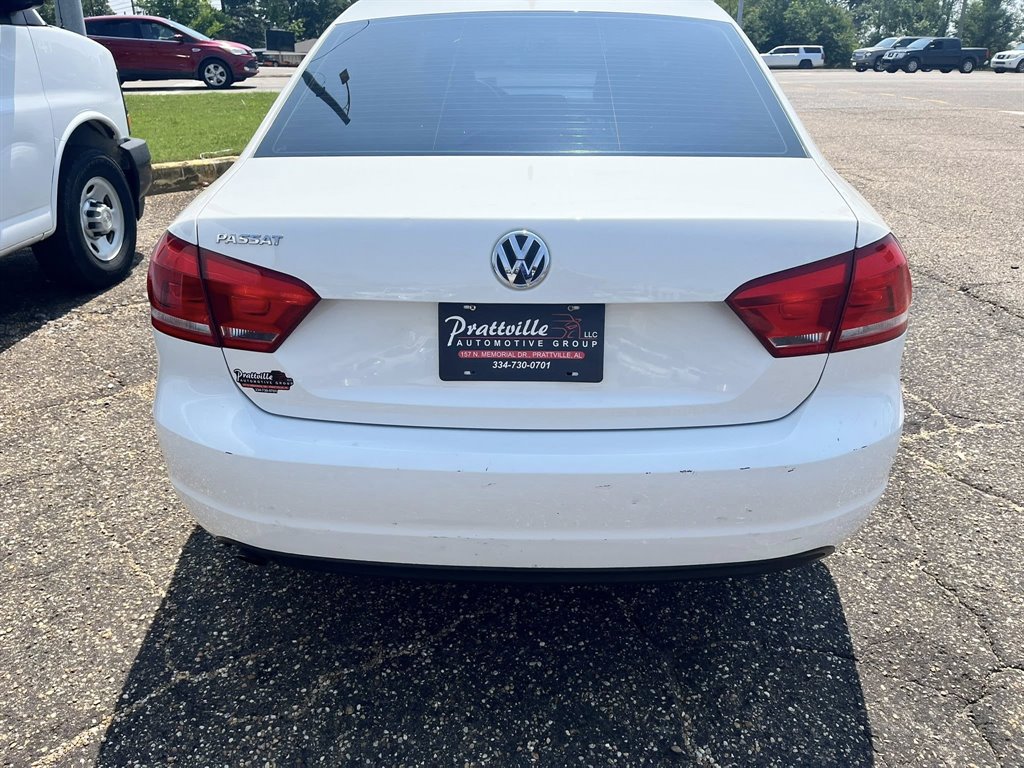 2013 Volkswagen Passat S photo