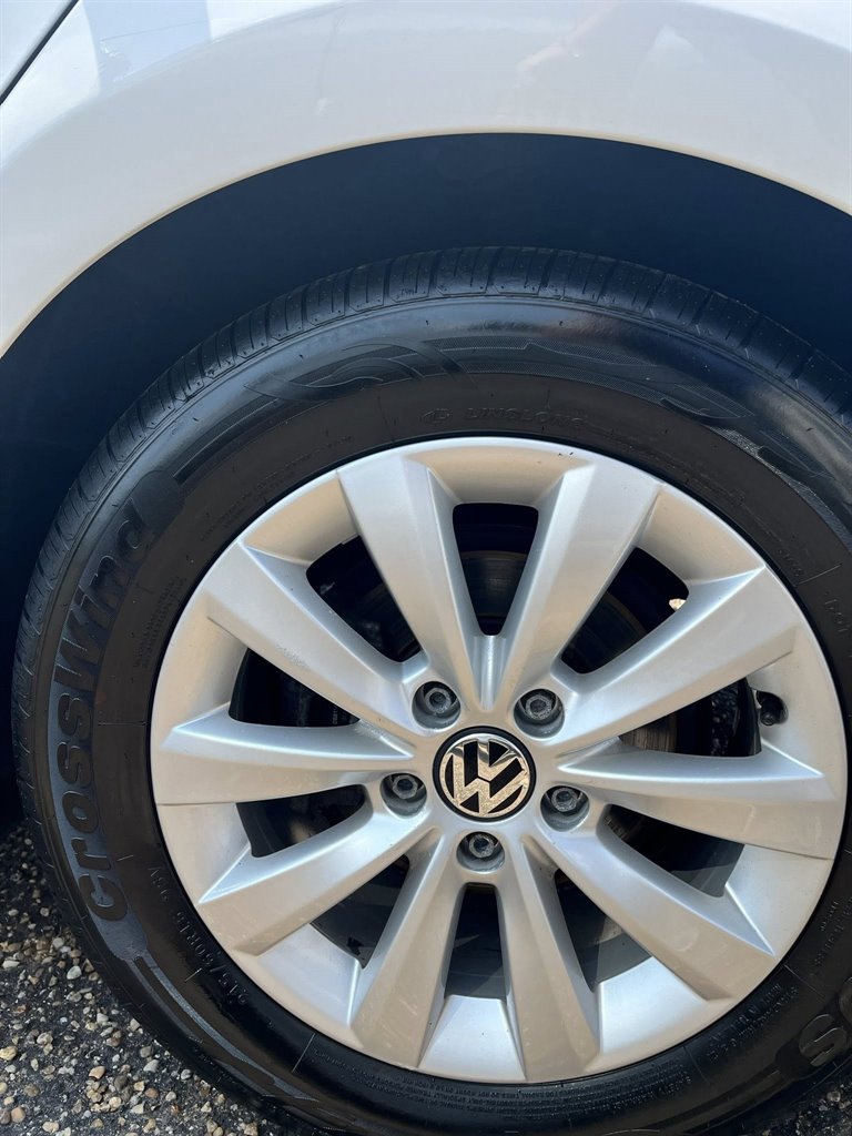 2013 Volkswagen Passat S photo