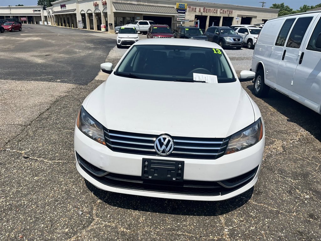 2013 Volkswagen Passat S photo