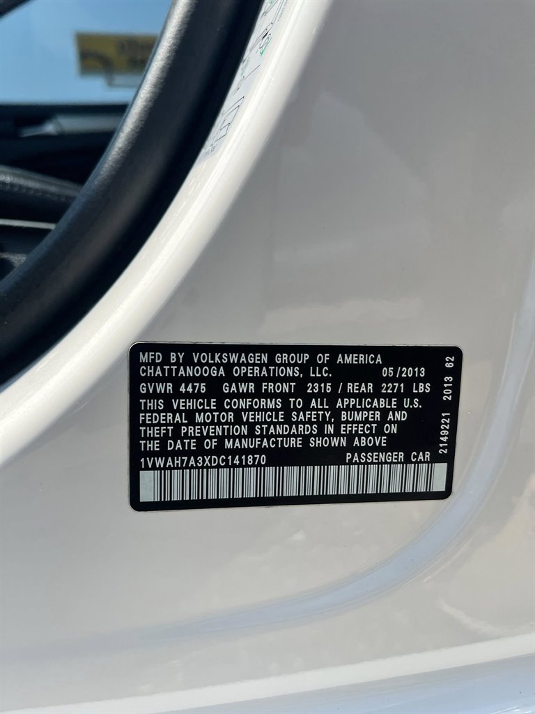 2013 Volkswagen Passat S photo