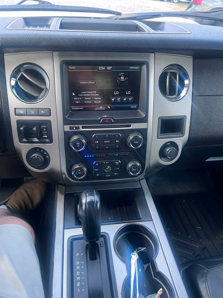 2015 Ford Expedition - $10,950
