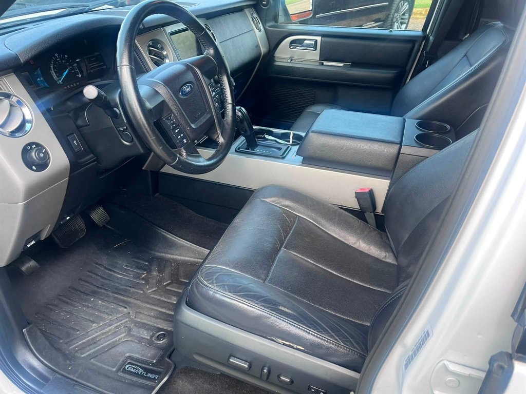 2015 Ford Expedition - $10,950