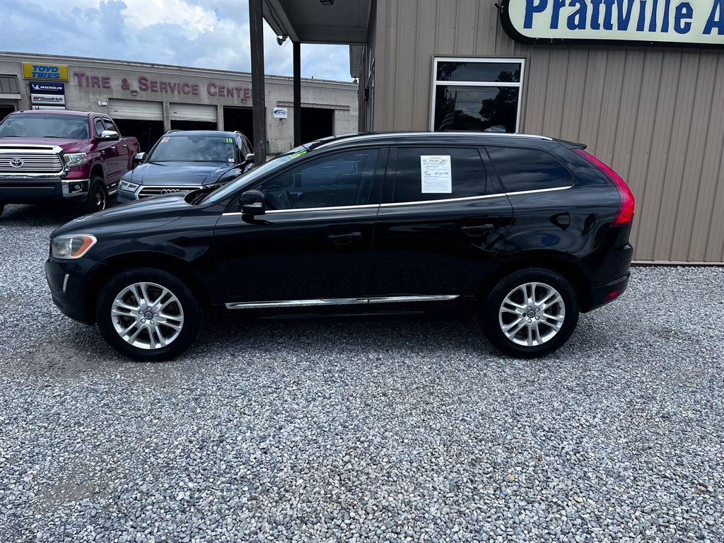 2016 Volvo XC60 - $8,950