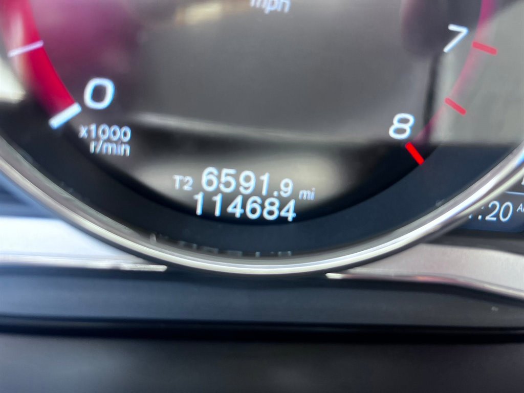 2016 Volvo XC60 - $8,950