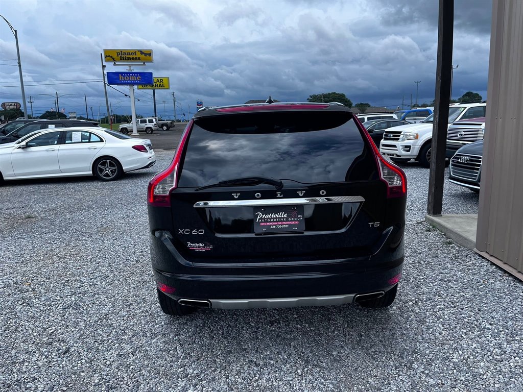 2016 Volvo XC60 - $8,950