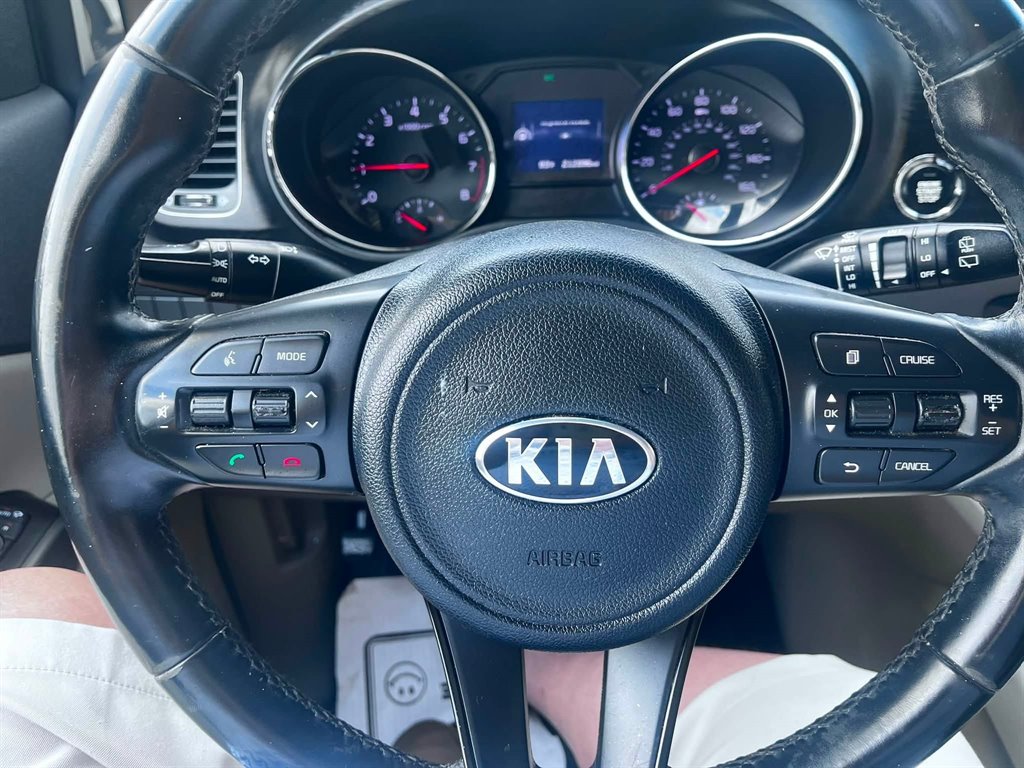 2017 Kia Sedona - $5,950