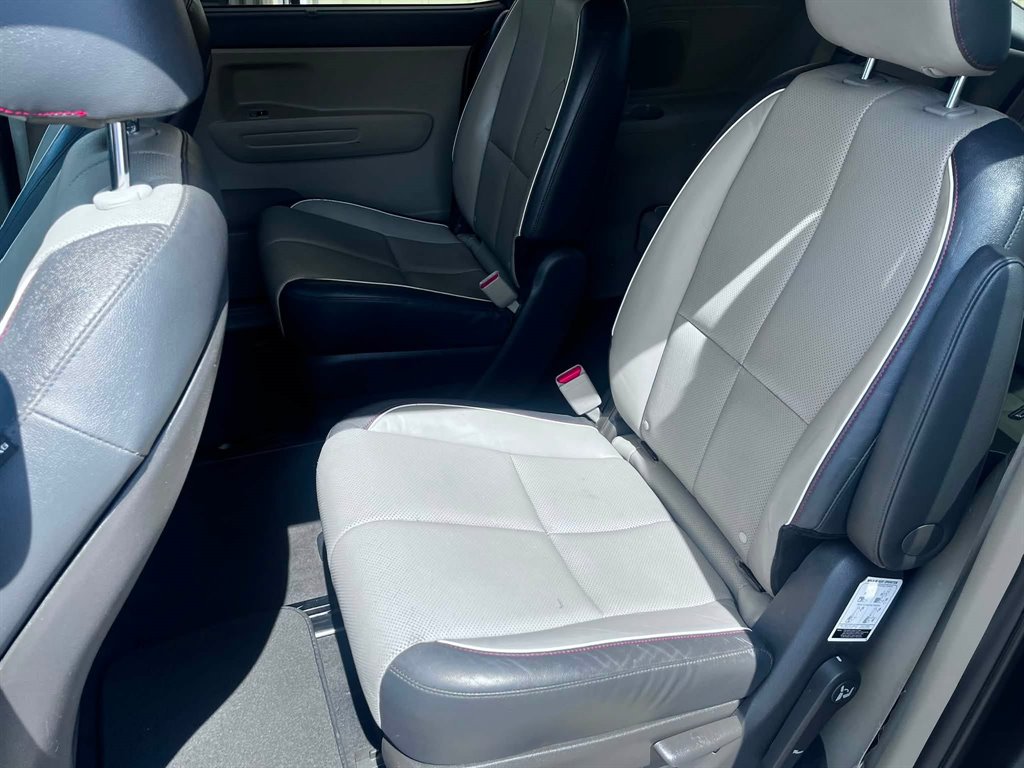 2017 Kia Sedona - $5,950