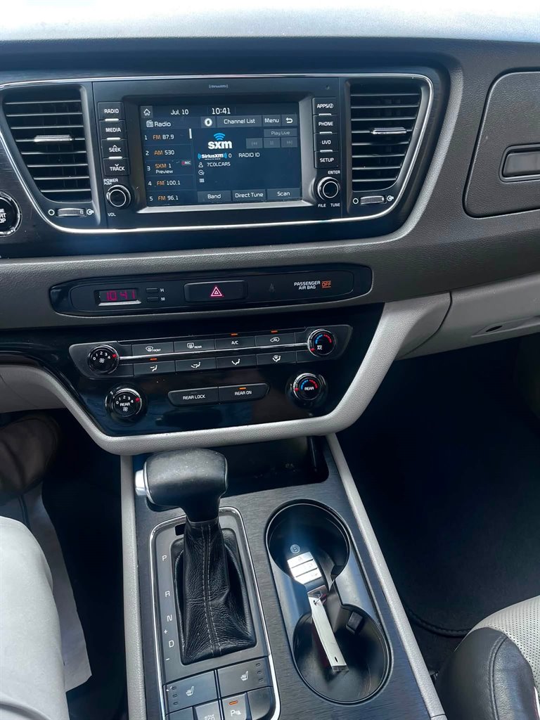 2017 Kia Sedona - $5,950