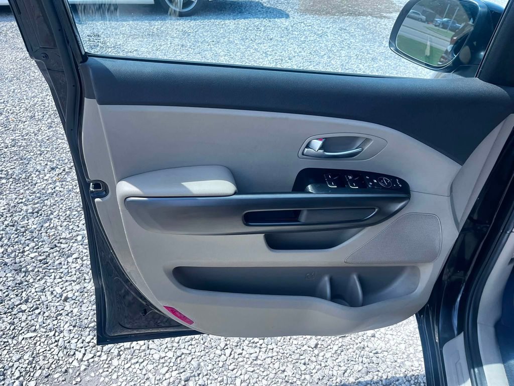 2017 Kia Sedona - $5,950
