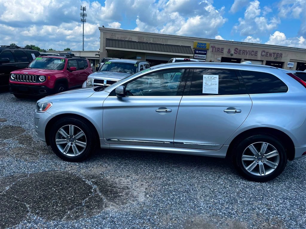 2016 Volvo XC60 - $9,950