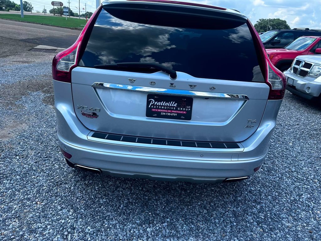 2016 Volvo XC60 - $9,950