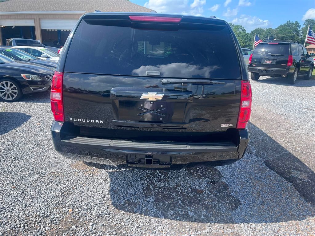 2011 Chevrolet Suburban - $9,950