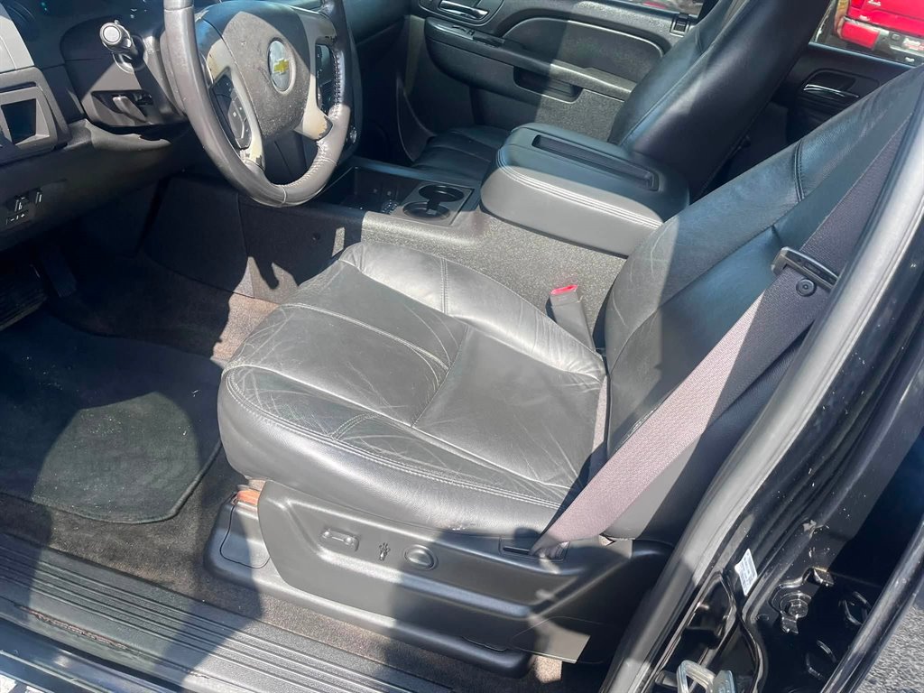 2011 Chevrolet Suburban - $9,950