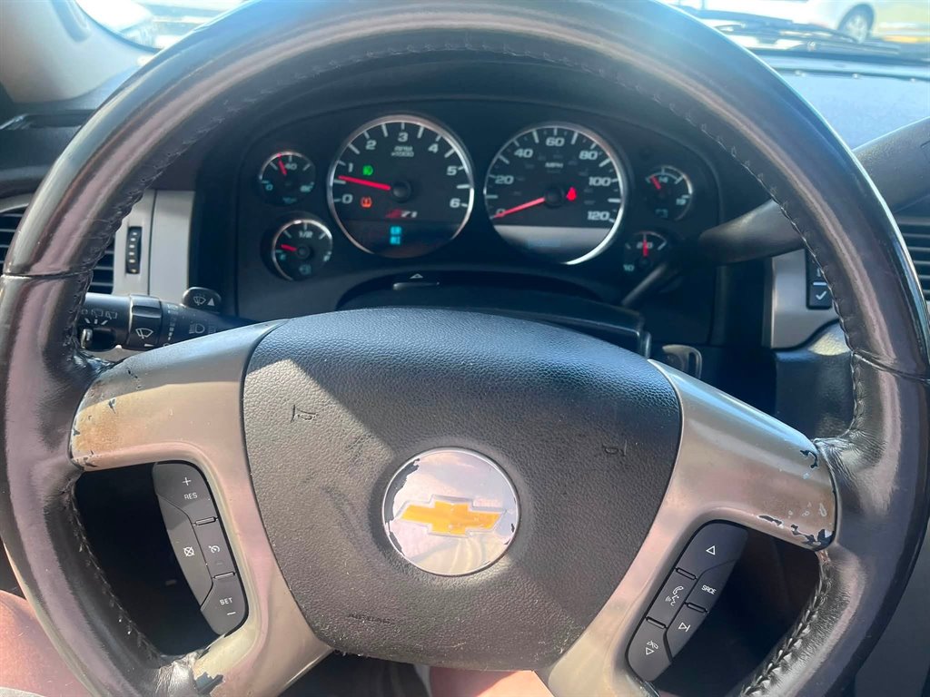 2011 Chevrolet Suburban - $9,950