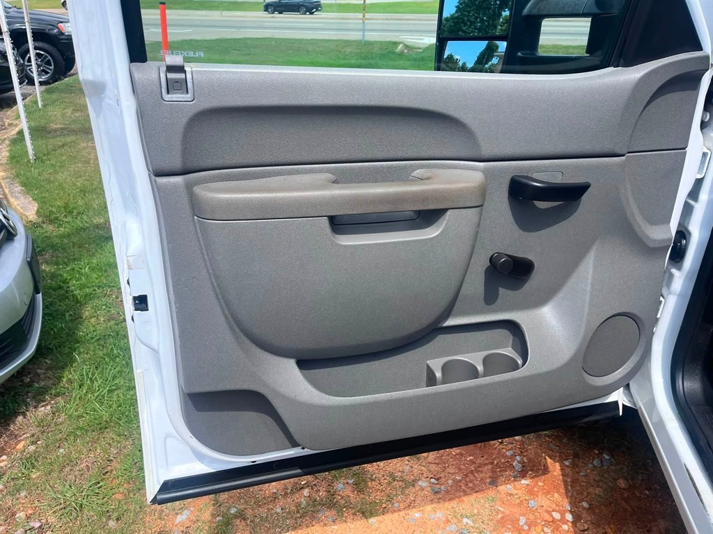 2013 Chevrolet Silverado - $9,950
