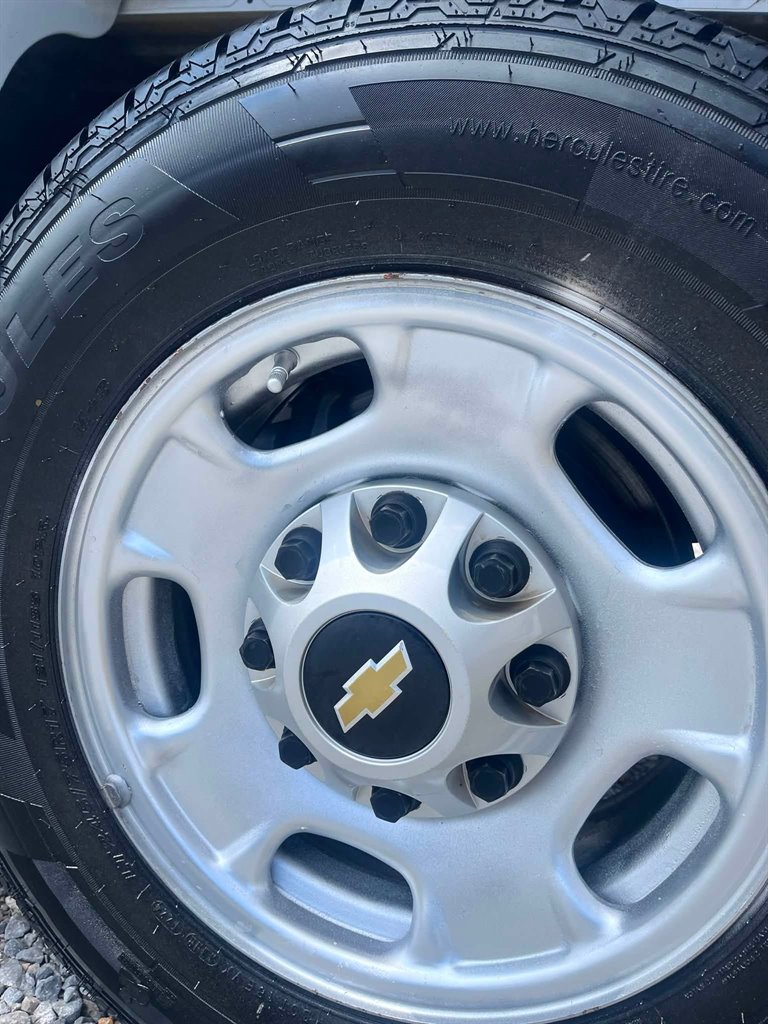 2013 Chevrolet Silverado - $9,950