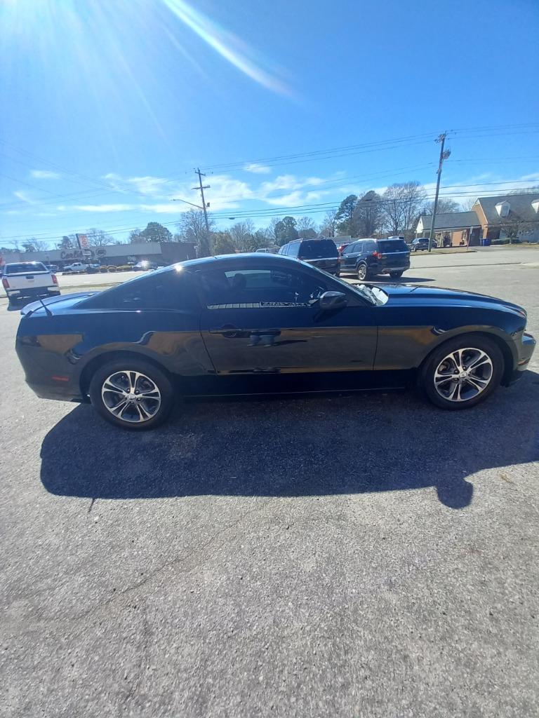 2014 Ford Mustang V6 photo