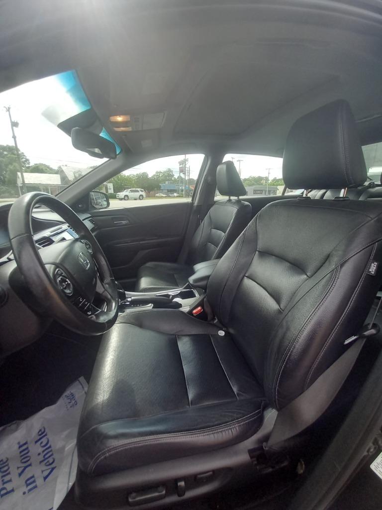 2015 Honda Accord Touring photo