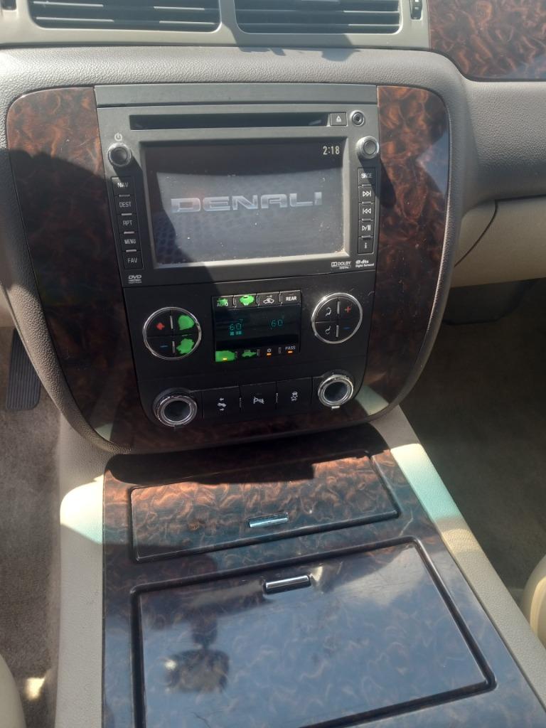 2012 GMC Yukon Denali photo