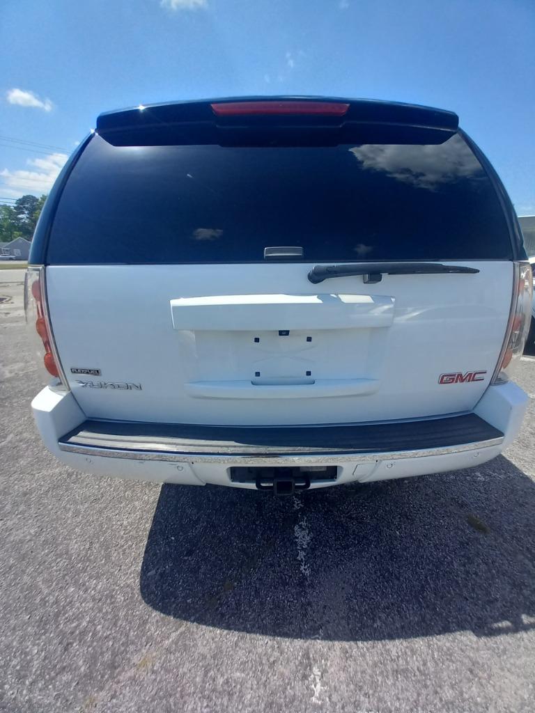 2012 GMC Yukon Denali photo