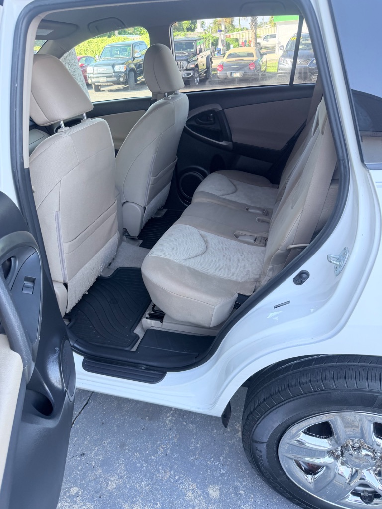 2009 Toyota RAV4 - $9,500