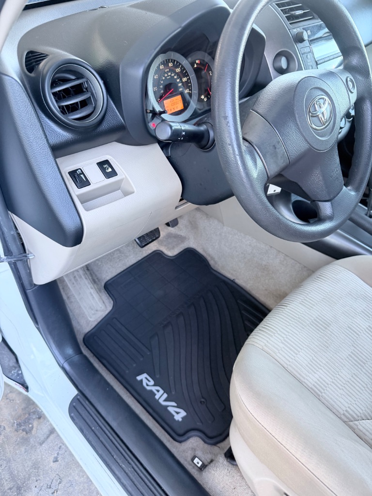 2009 Toyota RAV4 - $9,500