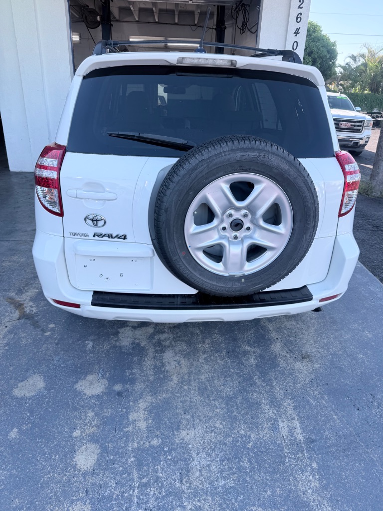 2009 Toyota RAV4 - $9,500