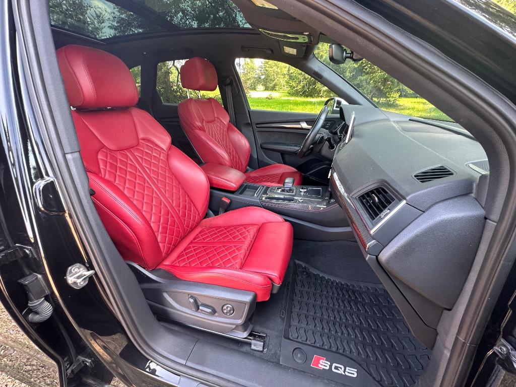 2018 Audi SQ5 Prestige With Sport  photo