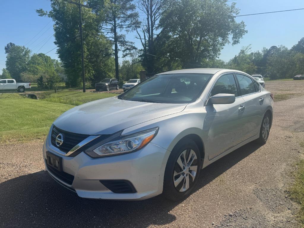 2018 Nissan Altima S photo