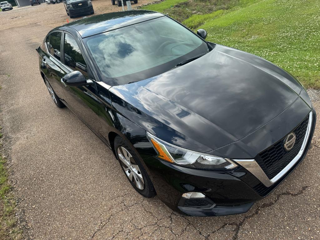 2019 Nissan Altima S photo