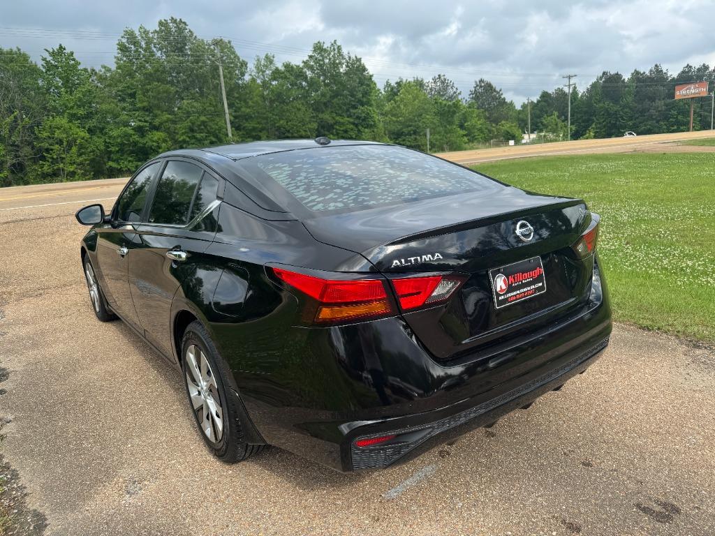 2019 Nissan Altima S photo