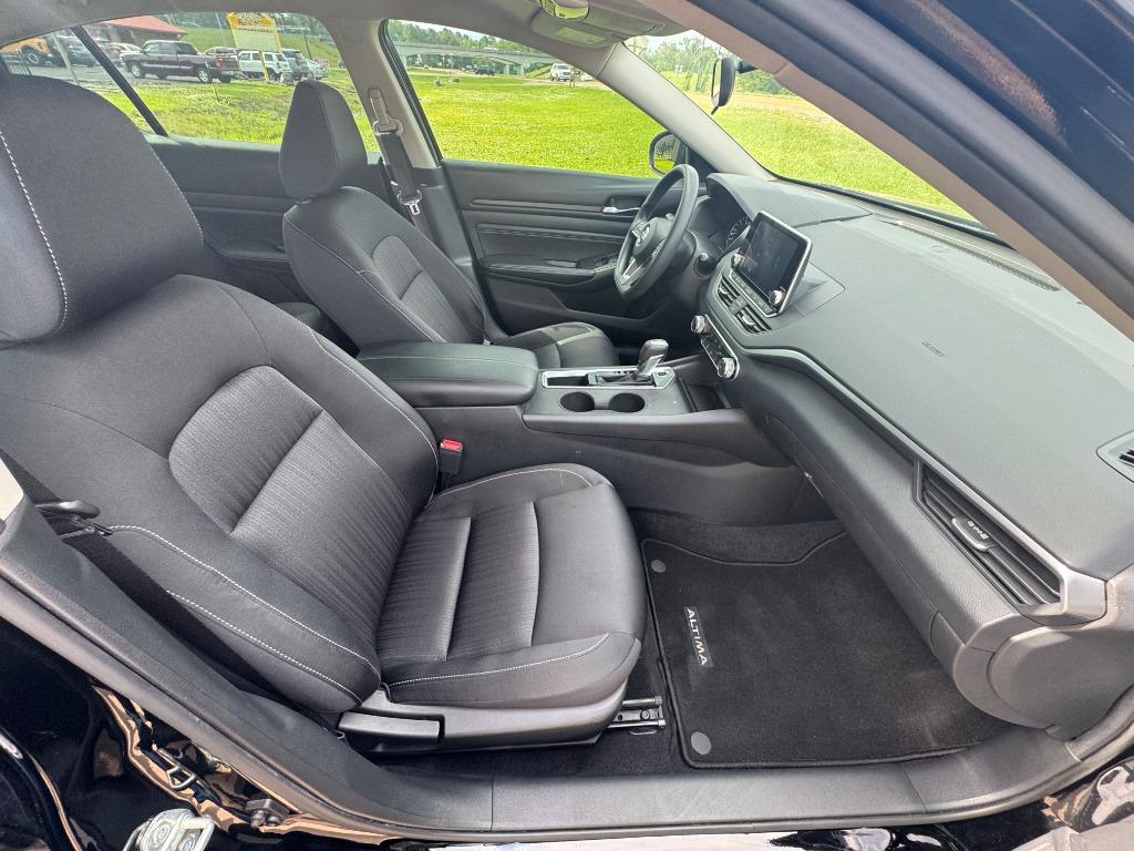 2019 Nissan Altima S photo