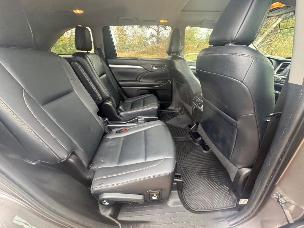 2019 Toyota Highlander - $21,995